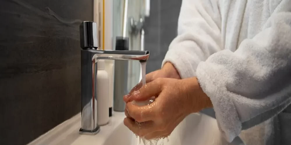 بررسی کیفیت مواد اولیه در شیرآلات